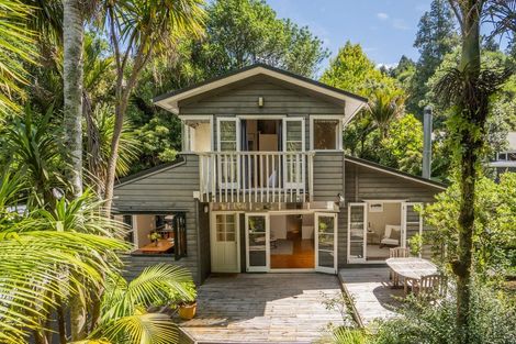 Photo of property in 53 Wood Bay Road, Titirangi, Auckland, 0604