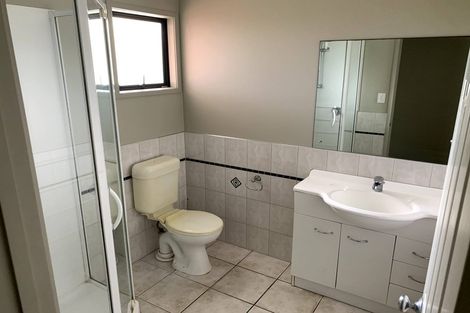 Photo of property in 2/17 Kennedy Avenue, Forrest Hill, Auckland, 0620