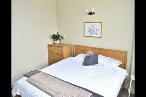 Photo of property in 17 Kent Terrace - Kent Apartments, 7c/16 Kent Terrace, Mount Victoria, Wellington, 6011