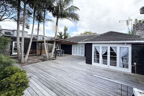 Photo of property in 84 Salisbury Road, Birkdale, Auckland, 0626