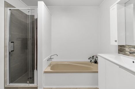 Photo of property in 25a Archers Road, Hillcrest, Auckland, 0629