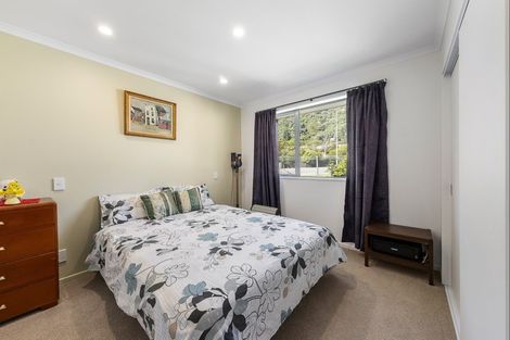Photo of property in 33 Wairau Road, Picton, 7220