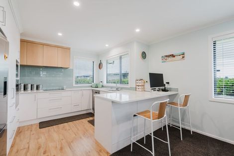 Photo of property in 14 Te Tiireke Drive, Glenview, Hamilton, 3206