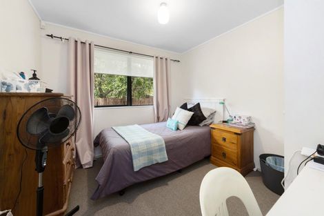 Photo of property in 25a Clairville Crescent, Wai O Taiki Bay, Auckland, 1072