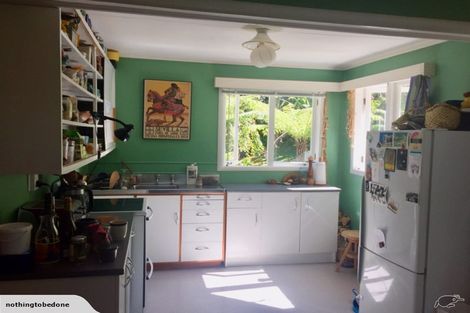 Photo of property in 5 Arama Avenue, Titirangi, Auckland, 0604