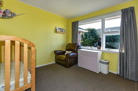 Photo of property in 90 Kendal Avenue, Burnside, Christchurch, 8053