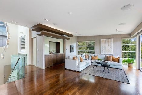 Photo of property in 42a Tindalls Bay Road, Tindalls Beach, Whangaparaoa, 0930