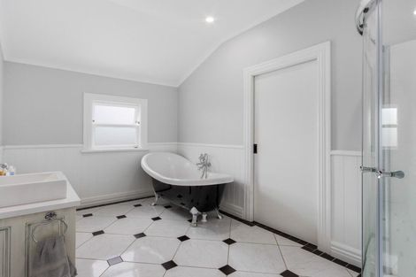 Photo of property in 11 Colenso Avenue, Hospital Hill, Napier, 4110