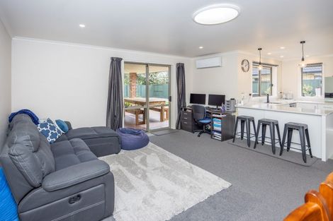 Photo of property in 17 Whitford Place, Rototuna North, Hamilton, 3210