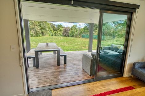 Photo of property in 5 Fairway Drive, Moana, 7872