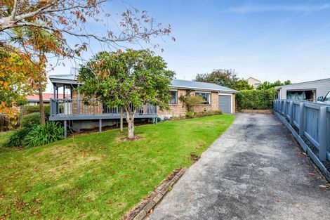 Photo of property in 24 Poplar Grove, Whalers Gate, New Plymouth, 4310