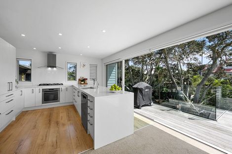 Photo of property in 16 Whitby Crescent, Mairangi Bay, Auckland, 0630