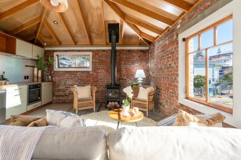 Photo of property in 1b Manley Terrace, Newtown, Wellington, 6021