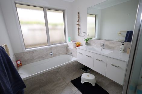 Photo of property in 8 Blanche Road, Papamoa Beach, Papamoa, 3118