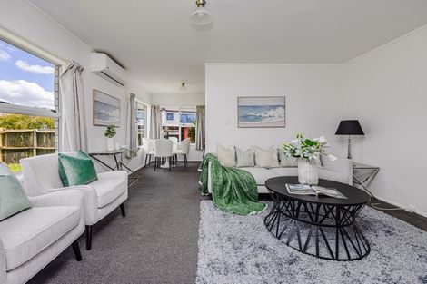 Photo of property in 4/3 Corin Avenue, Manurewa, Auckland, 2102