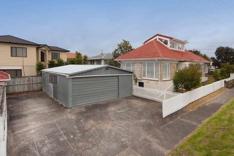 Photo of property in 35 Archibald Road, Kelston, Auckland, 0602