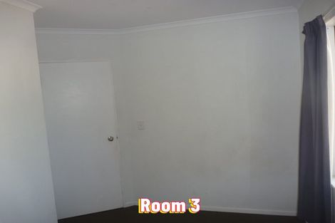 Photo of property in 3 Barrys Road, Glendene, Auckland, 0602