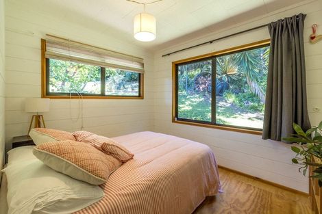 Photo of property in 32 Ocean Road, Surfdale, Waiheke Island, 1081