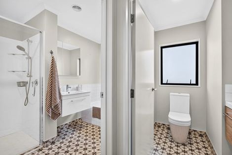 Photo of property in 20b Cambridge Road, Riverhead, 0820