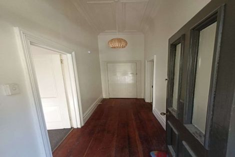 Photo of property in 121-123 Shakespeare Road, Bluff Hill, Napier, 4110
