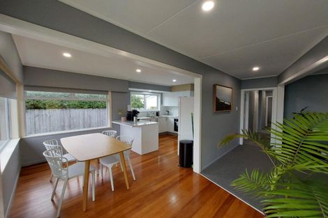 Photo of property in 8 Riversdale Drive, Merrilands, New Plymouth, 4312