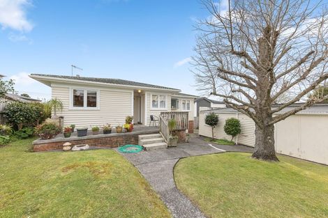 Photo of property in 5 Valron Road, Te Atatu South, Auckland, 0602