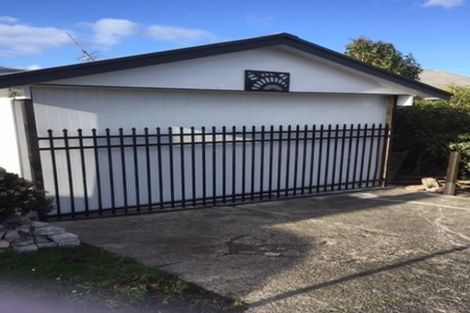 Photo of property in 321 Glenfield Road, Glenfield, Auckland, 0629