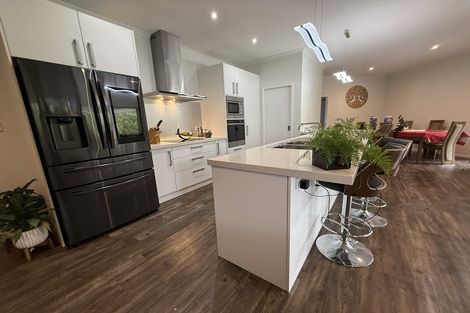 Photo of property in 15 Opal Avenue, Timberlea, Upper Hutt, 5018