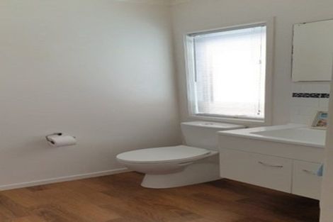 Photo of property in 3 Gazelle Avenue, Beach Haven, Auckland, 0626