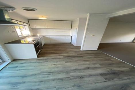 Photo of property in 2/31 Matuhi Rise, Henderson, Auckland, 0612