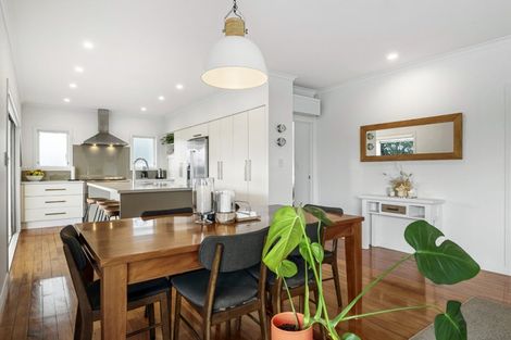 Photo of property in 6 Manuwai Road, Torbay, Auckland, 0630