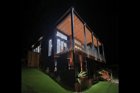 Photo of property in 8 Whio Place, Waikanae, 5036