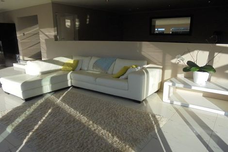 Photo of property in 19 Hawaiian Parade, Arkles Bay, Whangaparaoa, 0932