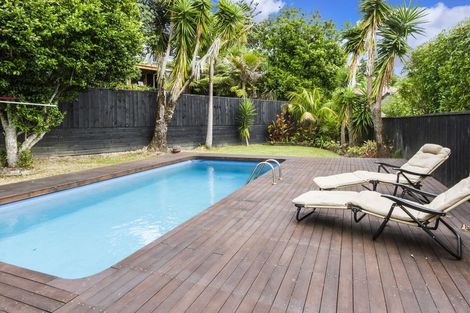 Photo of property in 14 King Richard Place, Browns Bay, Auckland, 0630