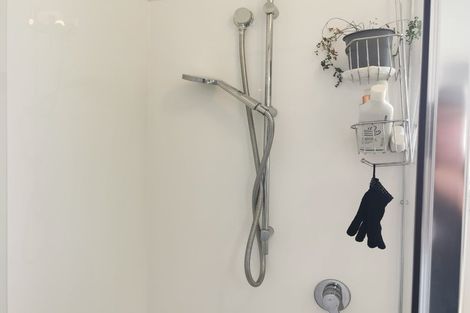 Photo of property in 1/1302 Caroline Road, Mayfair, Hastings, 4122