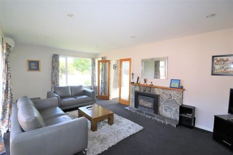 Photo of property in 15 Newbridge Place, Ilam, Christchurch, 8041