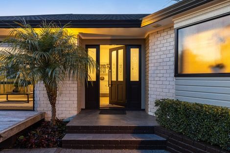 Photo of property in 23 Glucina Avenue, West Harbour, Auckland, 0618