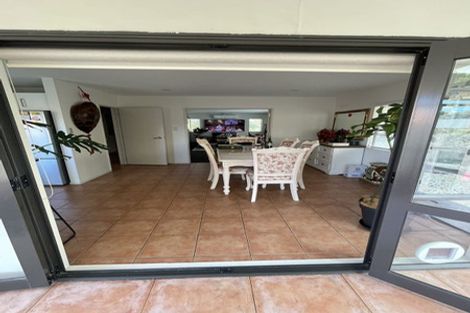 Photo of property in 20 Trotting Terrace, Fairview Heights, Auckland, 0632