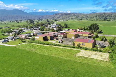 Photo of property in 11 Oparara Road, Karamea, 7893