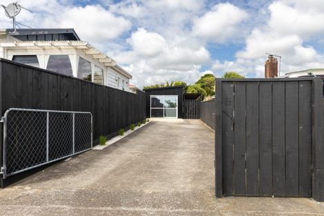 Photo of property in 29 Davies Road, Hurdon, New Plymouth, 4310