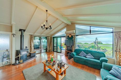 Photo of property in 132 North Shore Road, Eskdale, Napier, 4182