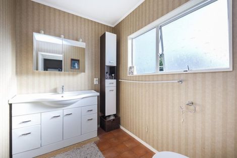 Photo of property in 27 Pinedale Parade, Milson, Palmerston North, 4414