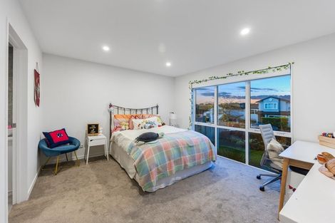 Photo of property in 32 Cavalli Road, Long Bay, Auckland, 0630