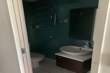 Photo of property in Alpha Apartments, 506/17 Vogel Lane, Auckland Central, Auckland, 1010