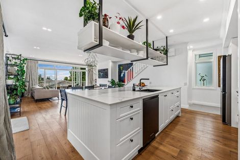 Photo of property in 15 Landmark Terrace, Orewa, 0931