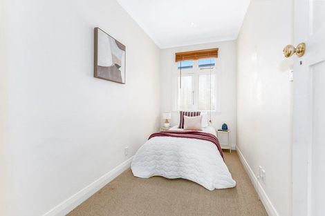 Photo of property in 94 Eden Street, Island Bay, Wellington, 6023