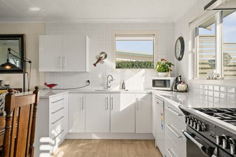 Photo of property in 151 Pukehina Parade, Pukehina, Te Puke, 3189