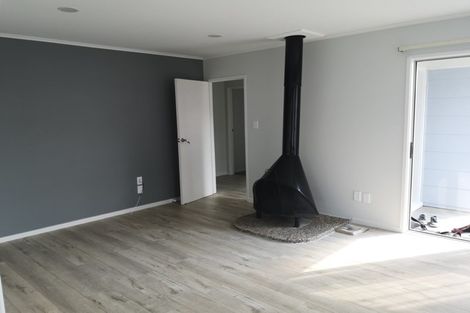 Photo of property in 73 Triangle Road, Massey, Auckland, 0614