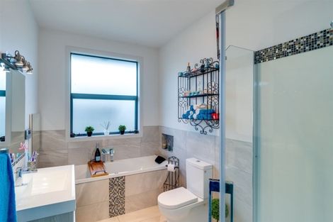 Photo of property in 35a Jervois Road, Jervoistown, Napier, 4112