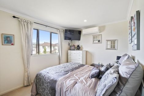 Photo of property in 4 Andy Crescent, Flat Bush, Auckland, 2016
